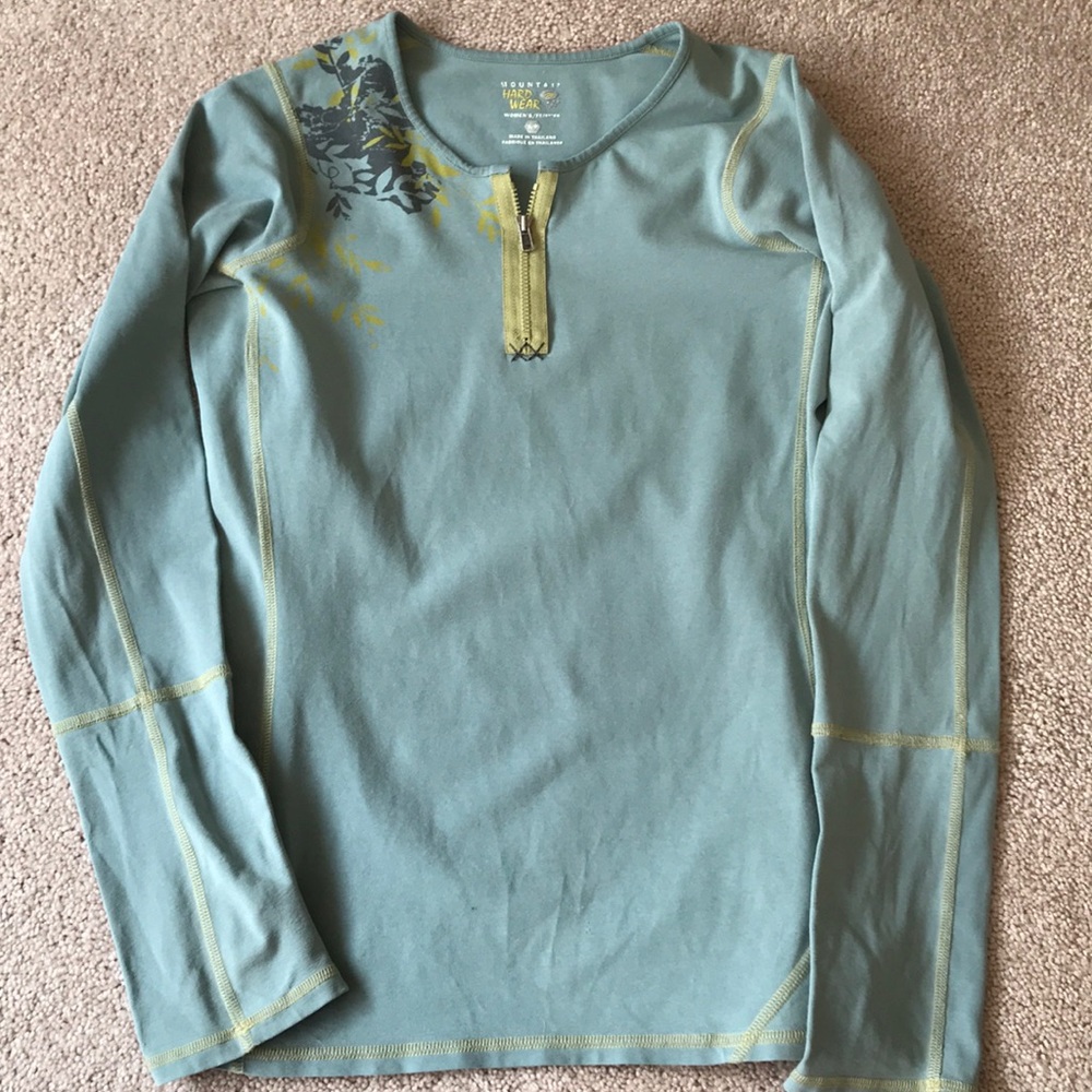 Mountain Hardwear top